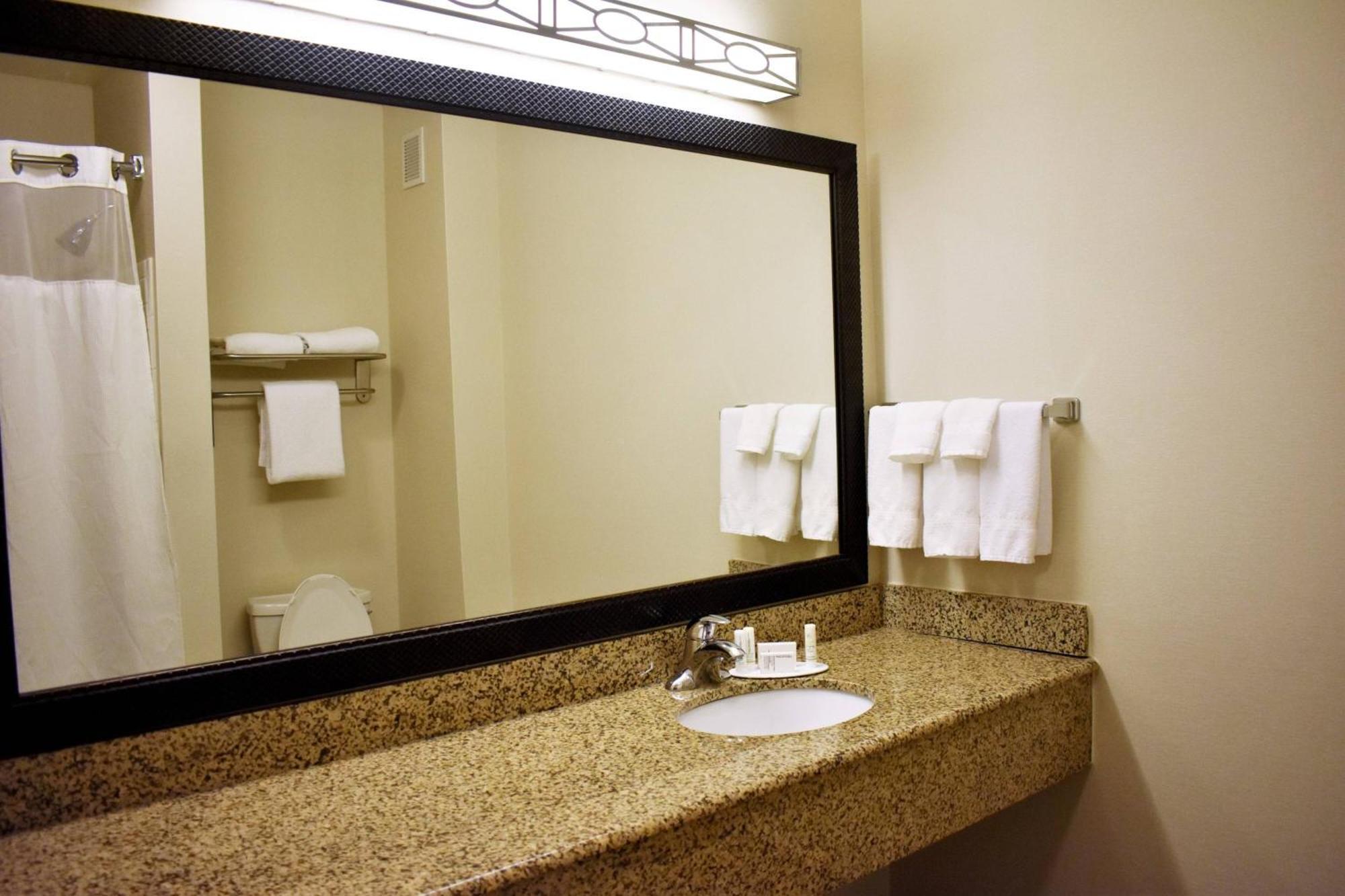 Fairfield Inn And Suites By Marriott Strasburg Shenandoah Valley Eksteriør bilde